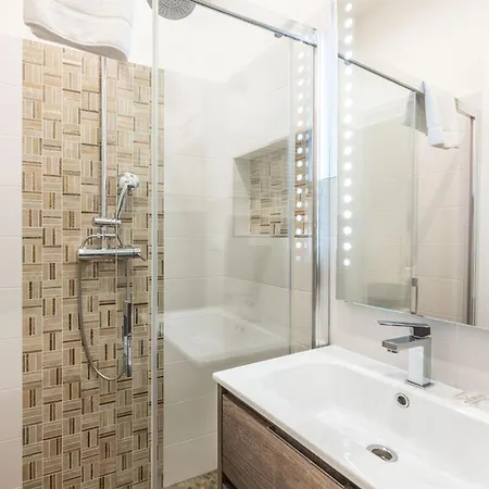 Apartment De'giudei, By Short Holidays