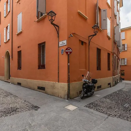 De'giudei, By Short Holidays بولونيا